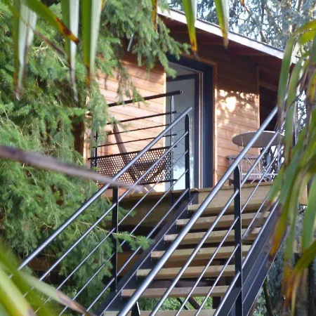 Perchee Avec Lit King-size, Salle D'eau, Kitchenette, Tv, Wi-fi Et Petit-dejeuner Inclus - Fr-1-306-1237 3*