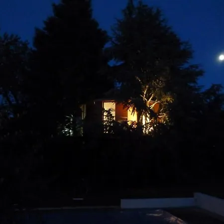 Perchée Avec Lit King-size, Salle D'eau, Kitchenette, Tv, Wi-fi Et Petit-déjeuner Inclus - Fr-1-306-1237 Bed & Breakfast Port-Saint-Père