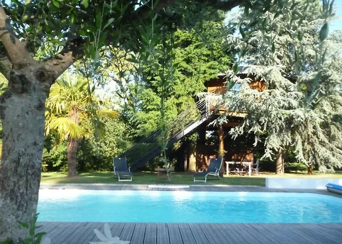 Perchée Avec Lit King-size, Salle D'eau, Kitchenette, Tv, Wi-fi Et Petit-déjeuner Inclus - Fr-1-306-1237 Bed & Breakfast