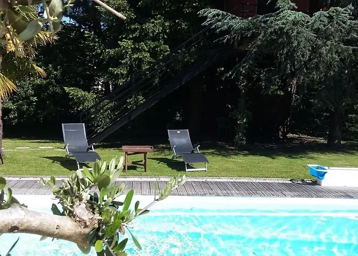 Perchée Avec Lit King-size, Salle D'eau, Kitchenette, Tv, Wi-fi Et Petit-déjeuner Inclus - Fr-1-306-1237 Bed & Breakfast 3*