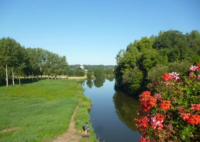 Bed & Breakfast Perchée Avec Lit King-size, Salle D'eau, Kitchenette, Tv, Wi-fi Et Petit-déjeuner Inclus - Fr-1-306-1237